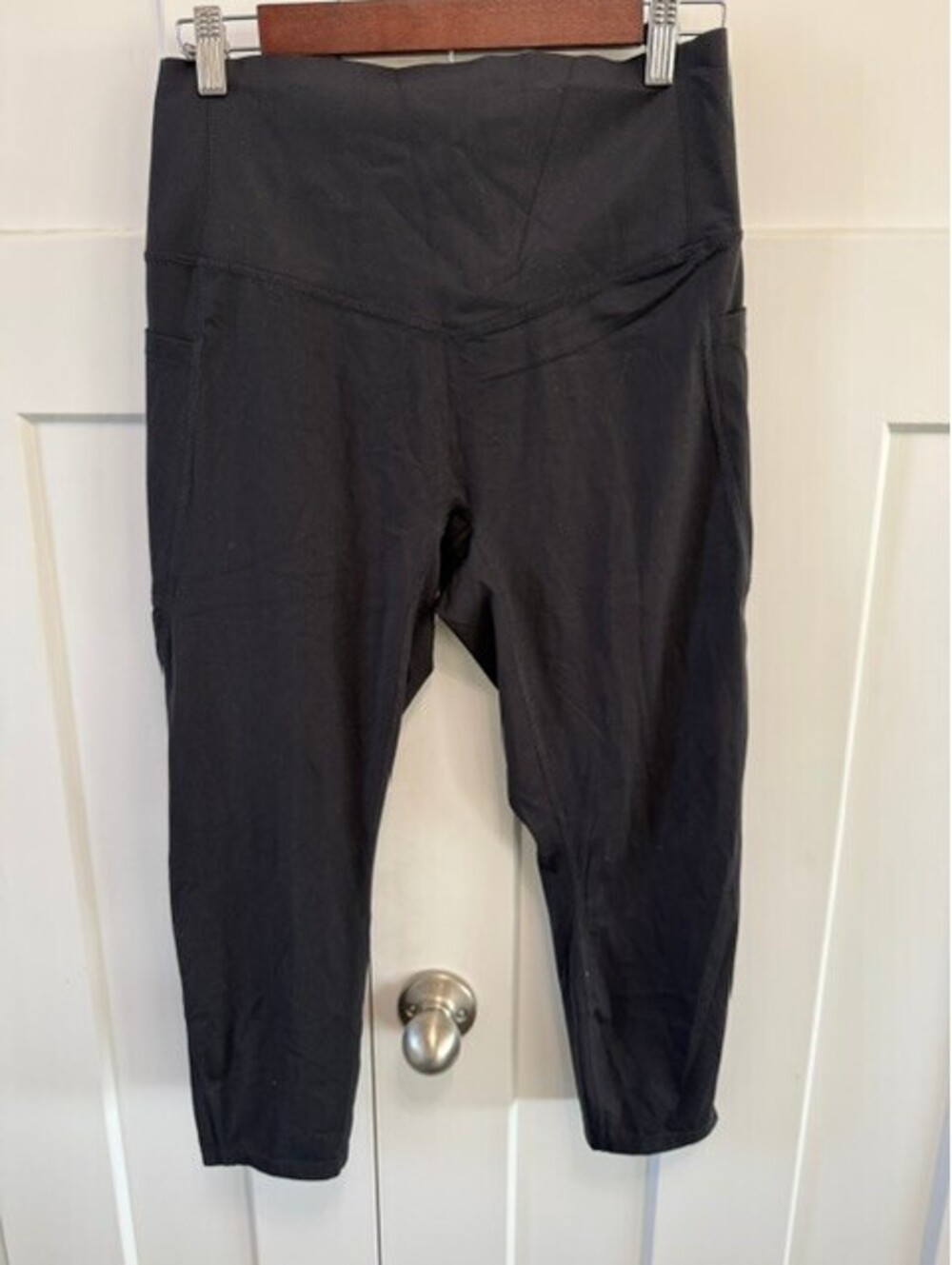 NWT Halara ultrasculpt black cropped leggings 22" inseam size Large